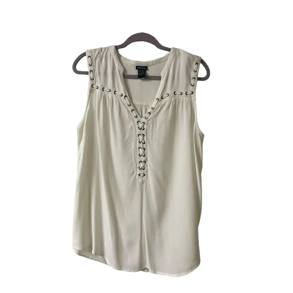 Torrid sleeveless top white sz 1
